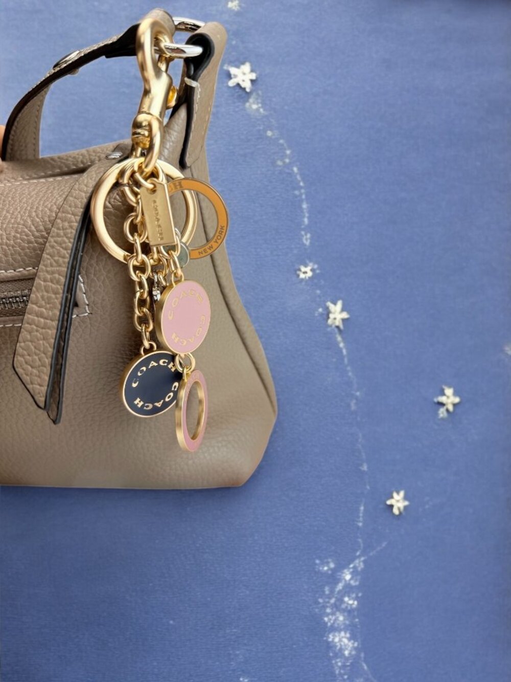 🌸Coach Gold and Navy Keychain - Picture 4 of 8
